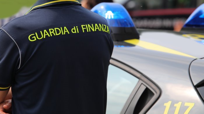 controlli antidroga della finanza nel centro storico di benevento