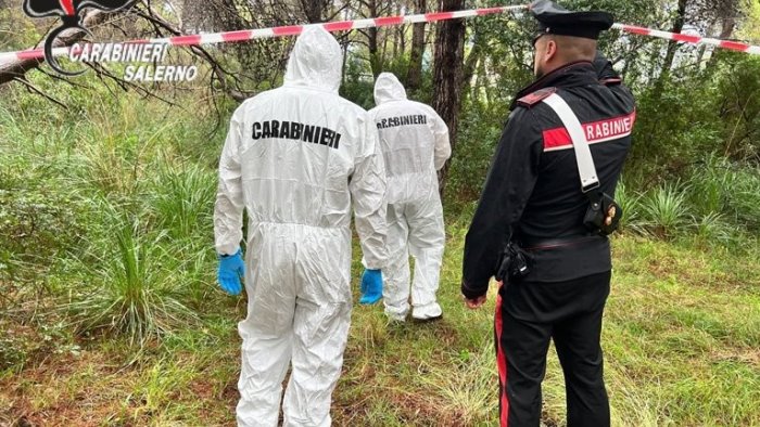 giallo di castellabate sul corpo ritrovati segni di arma da taglio