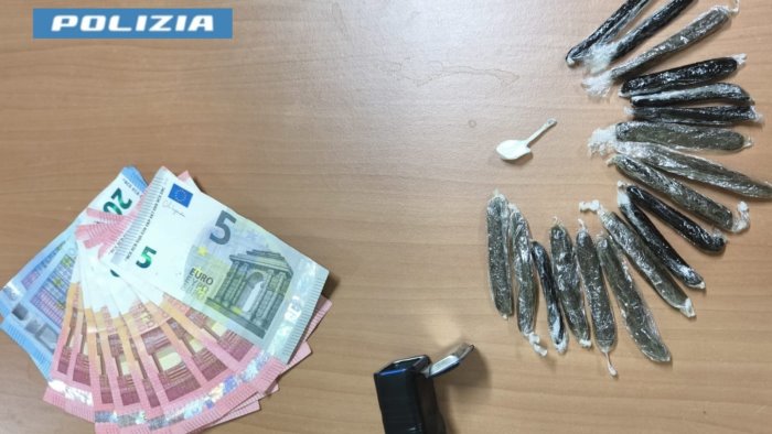 droga e spaccio controlli delle polizia nel rione don guanella un arresto