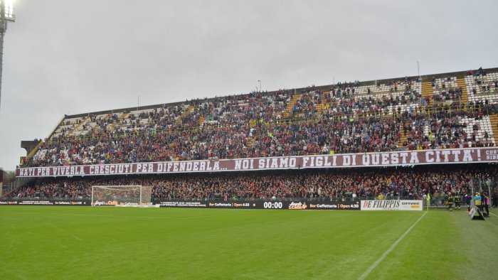 salernitana spezia tregua tra ultras e iervolino il racconto del prepartita