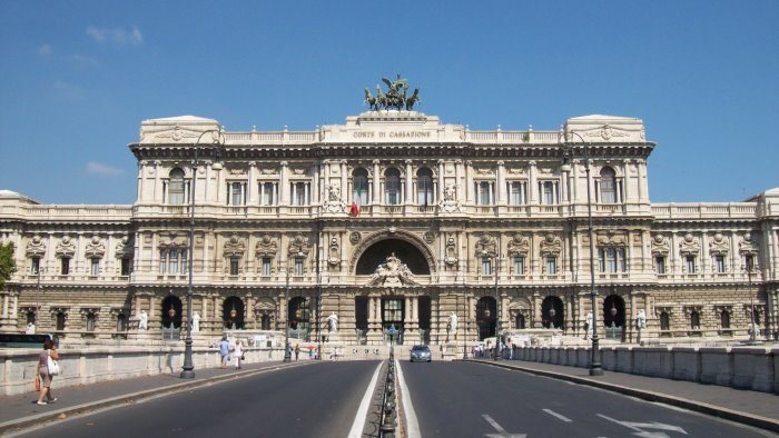 aiello confermata in cassazione la condanna per i due genitori aguzzini