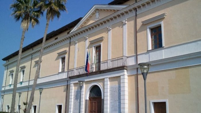 torre del greco l ultimo saluto allo studente precipitato da una finestra