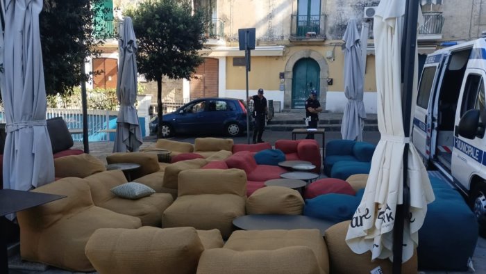 agropoli sgombero in piazza della mercanzia per occupazione abusiva