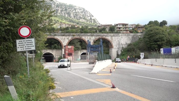 solofra stop ai lavori alla galleria montepergola si attende la nuova ditta