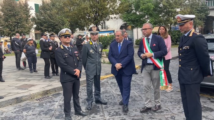 15enne accoltellato a casoria il prefetto in citta serve un segnale forte