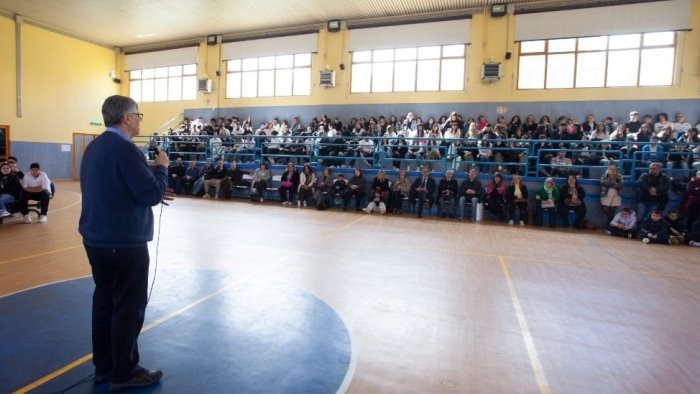 gemellaggio il convitto di avellino a caivano per incontrare don patriciello