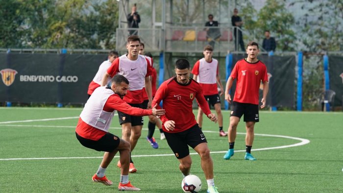 benevento allenamento all avellola nessuna defezione