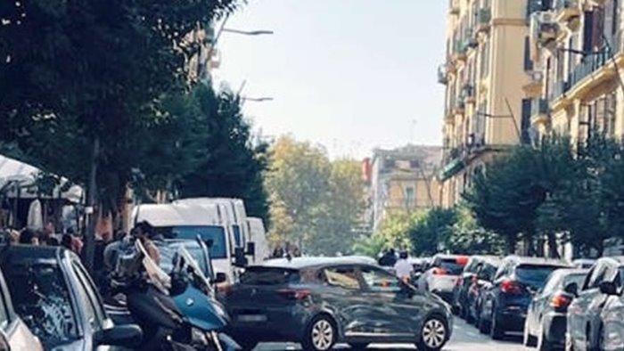 napoli al vomero traffico paralizzato e smog alle stelle