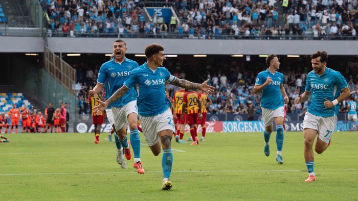 napoli prove di fuga aspettando inter juventus