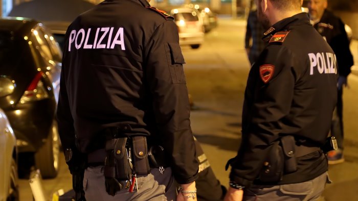 avellino spaccio di droga all autostazione arriva la polizia un arresto