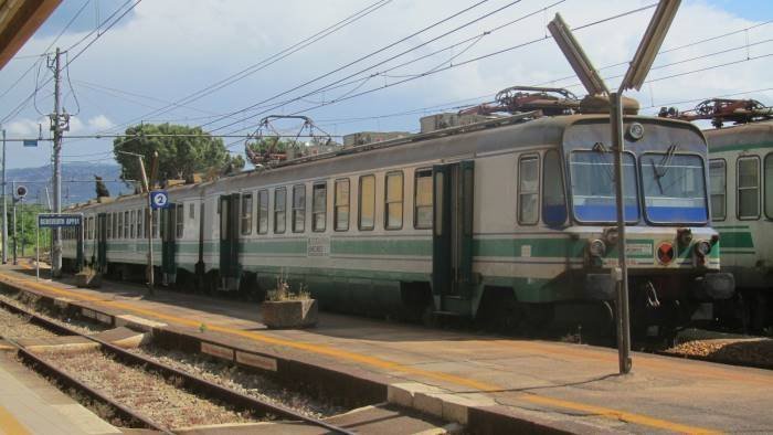 treni benevento napoli i sindaci della citta caudina basta tarantelle