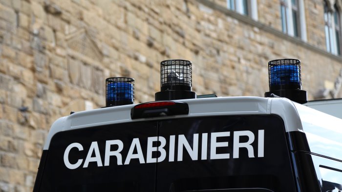 cade da impalcatura ferito operaio nel napoletano