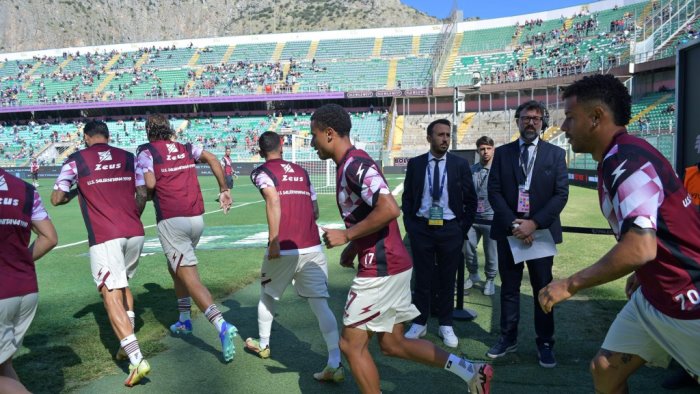 cosenza salernitana prende quota l ipotesi slittamento