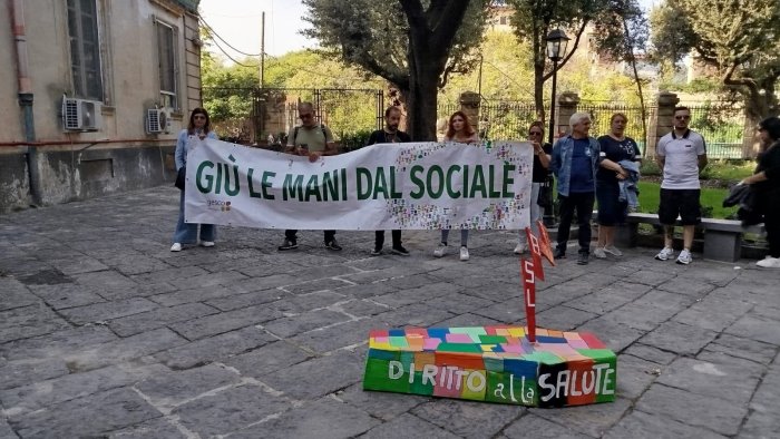 vertenza oss napoli 1 centro funerale sociale al leonardo bianchi