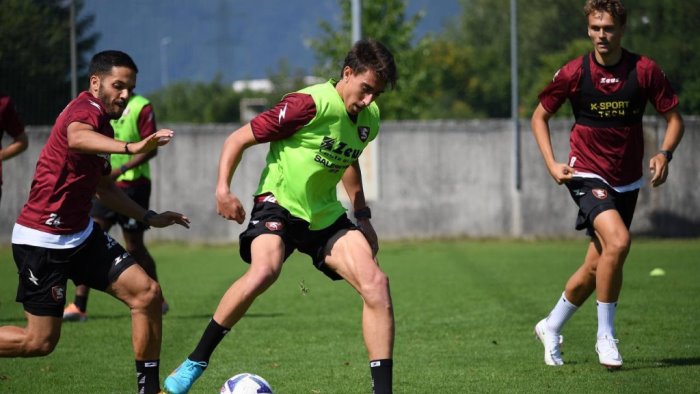 salernitana tentativo di rescindere con valencia la situazione