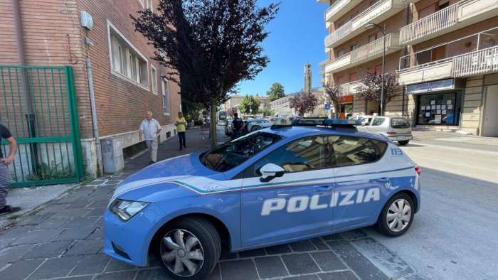 avellino tentato furto in via roma fermato uno dei malviventi