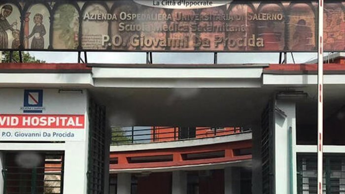 salerno riattivata la fermata busitalia nei pressi dell ospedale da procida