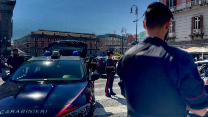 napoli targhe estere la stretta dei carabinieri centinaia di sanzioni