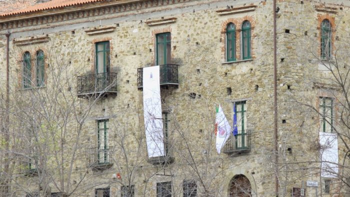 la biblioteca comunale di agropoli intitolata al professore costabile cilento