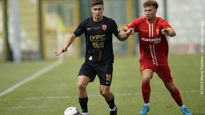 serie c messina benevento 0 0 pari in sicilia rileggi la diretta