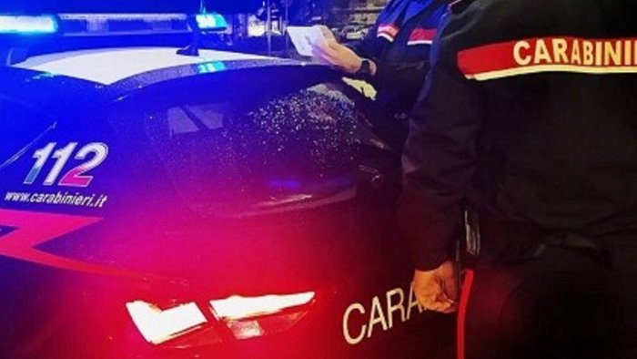 tenta il furto in un abitazione arrivano i carabinieri arrestato sul posto