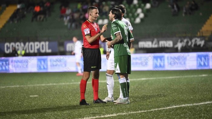 l arbitro di avellino casertana le designazioni per il nono turno di serie c