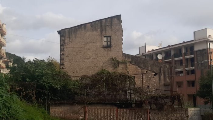 salerno avella rassicura non c e amianto in via nicolodi