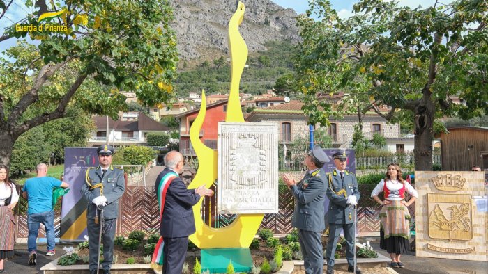 foglianise ecco il monumento dedicato alla guardia di finanza foto