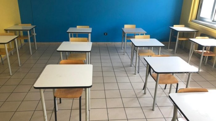 scuole baronissi l opposizione valiante non deleghi decida