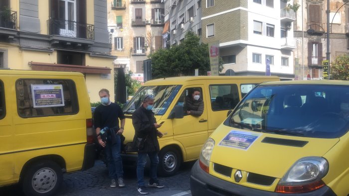 autisti degli scuolabus dobbiamo sopravvivere o morire