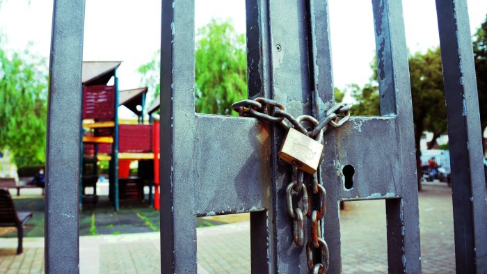 pomigliano d arco scuole chiuse fino al 7 dicembre