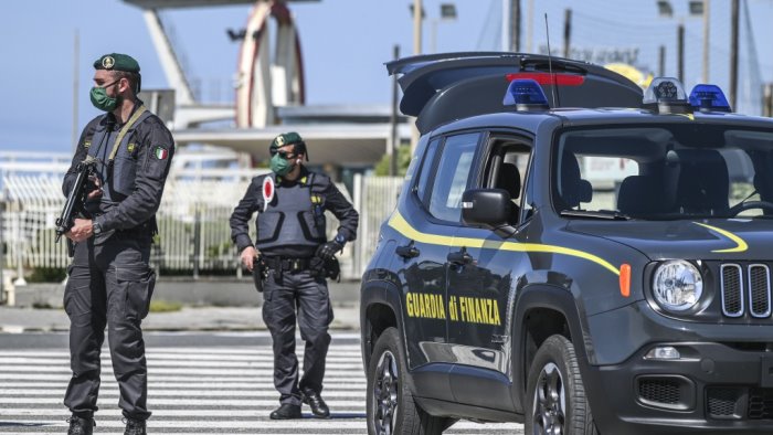 arrestato contrabbandiere con reddito di cittadinanza