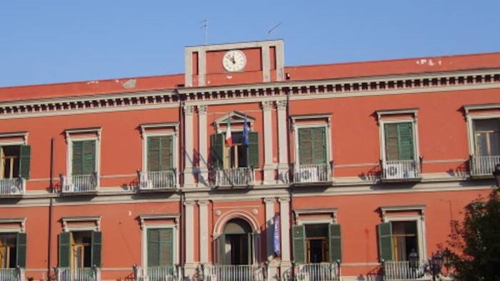 pagani chiuso il parcheggio del centro polivalente