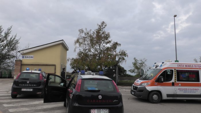 ariano anziana si impicca di fronte al cimitero