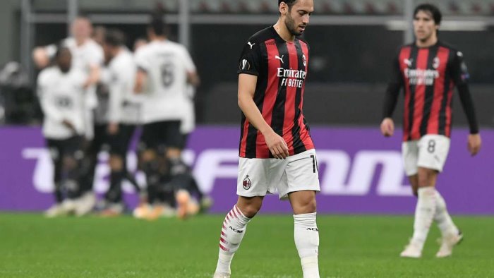 tonfo milan in europa league a san siro passa il lille