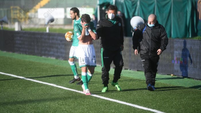 fella illude l avellino il catanzaro scaccia la crisi 1 3