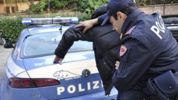 evade i domiciliari inseguito e arrestato a cava de tirreni