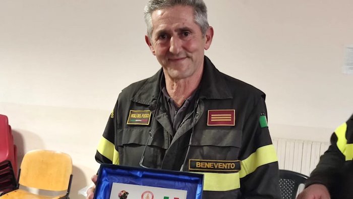 vigili del fuoco in pensione il caporeparto domenico vicario