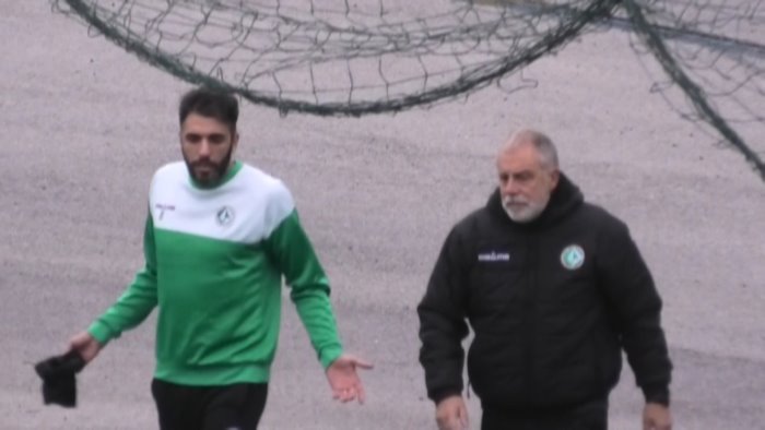 avellino 7 0 nel test con la primavera in 3 lavorano a parte