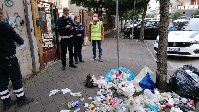 salerno pulita pugno duro contro gli incivili nuove multe