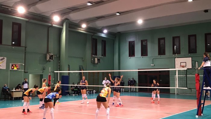 volley serie b2 la contrader volare lascia strada alla capolista