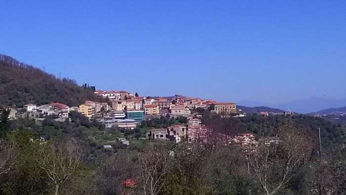 allarme radiazioni sul monte stella il comune di sessa cilento limita l accesso