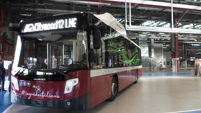 bus elettrici flumeri polo di produzione nazionale oggi la visita con sibilia