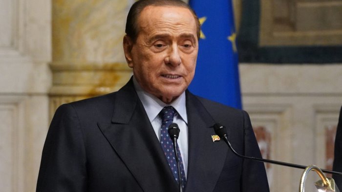 berlusconi si a forme di integrazione al reddito combattere gli abusi