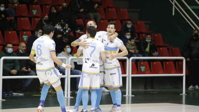 napoli futsal perugino dedichiamo la vittoria a maradona