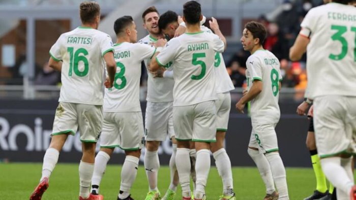 sassuolo fa festa a san siro milan battuto 3 1