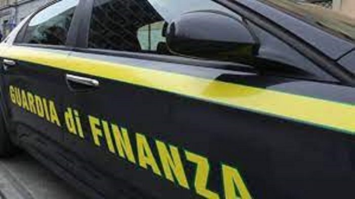 reati tributari sequestri per 1 300 000 euro da parte della guardia di finanza