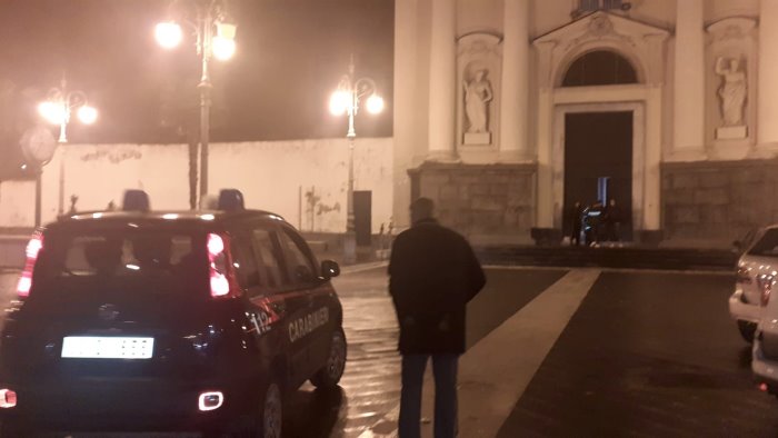 pagani tragedia nella basilica di sant alfonso si spara in chiesa e muore