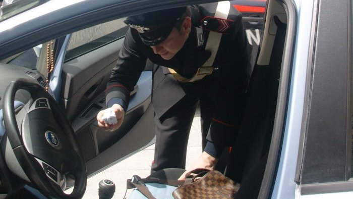 fermato dai carabinieri in auto aveva cocaina ed eroina denunciato a montella