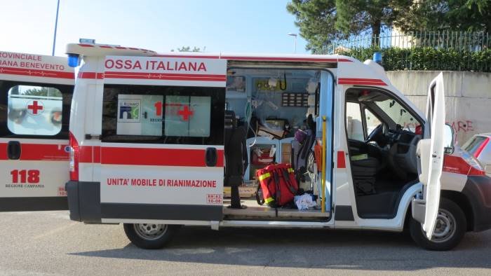 anziana investita lungo statale appia trasportata in codice rosso in ospedale